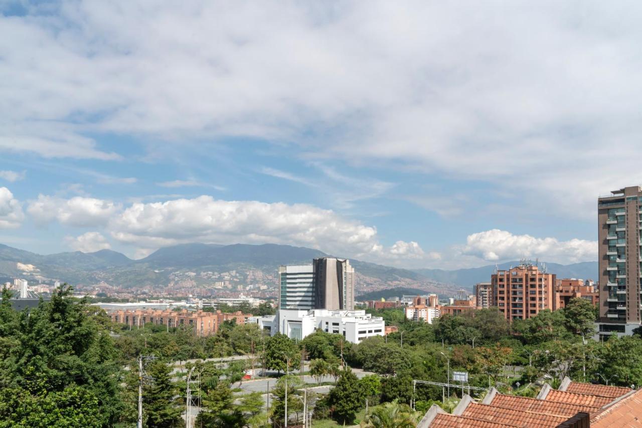 Aptos Alcazar Oviedo By Housy Host Medellín Buitenkant foto