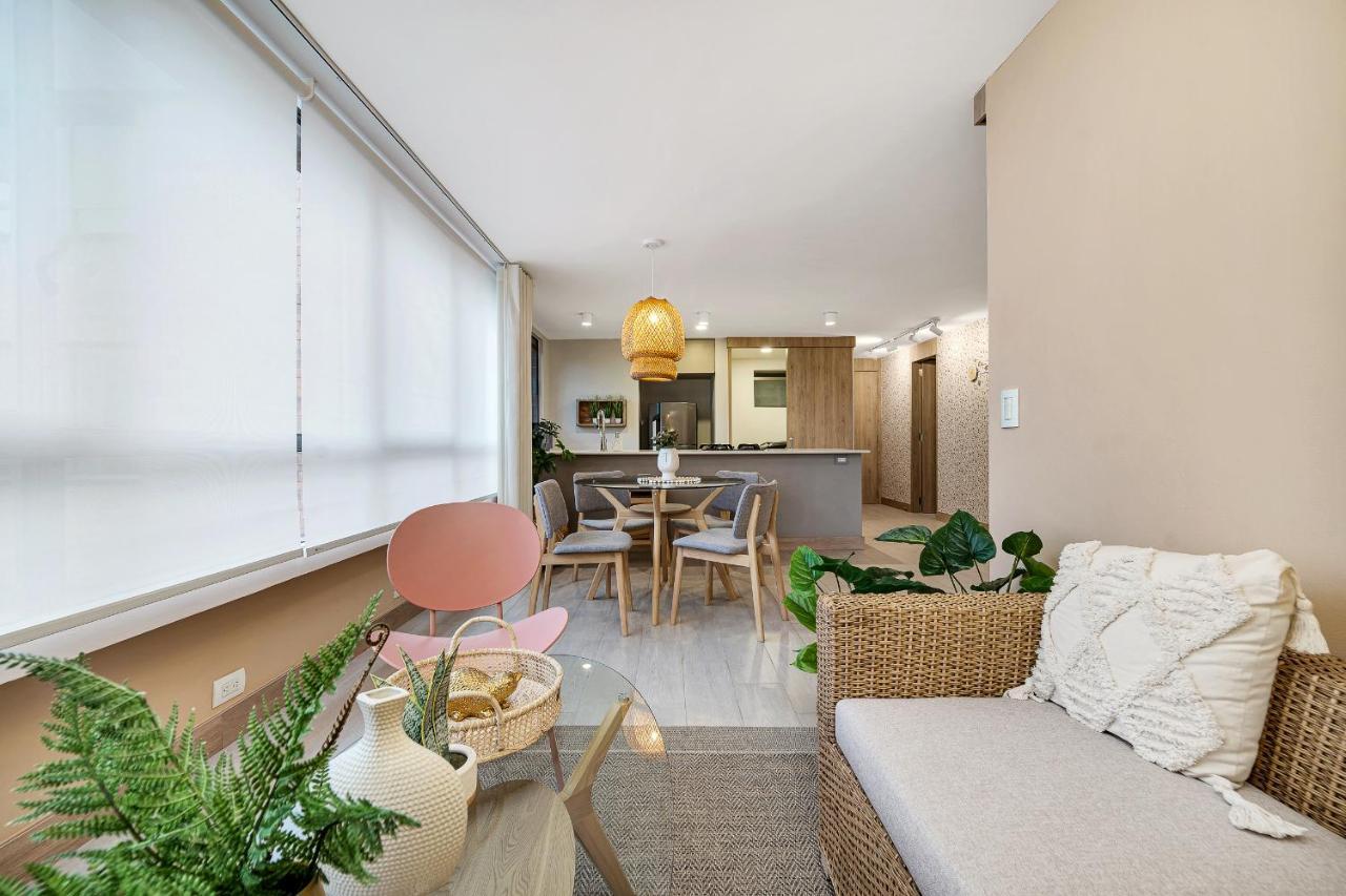 Aptos Alcazar Oviedo By Housy Host Medellín Buitenkant foto
