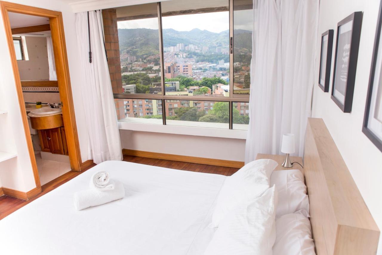 Aptos Alcazar Oviedo By Housy Host Medellín Buitenkant foto